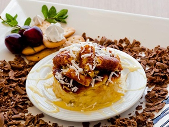 Ir para  <ul>
	<li>6 a 8 p&atilde;es amanhecidos tipo franc&ecirc;s;</li>
	<li>4 ovos inteiros;</li>
	<li>2 colheres de a&ccedil;&uacute;car (ou a gosto);</li>
	<li>1 pacote de coco...